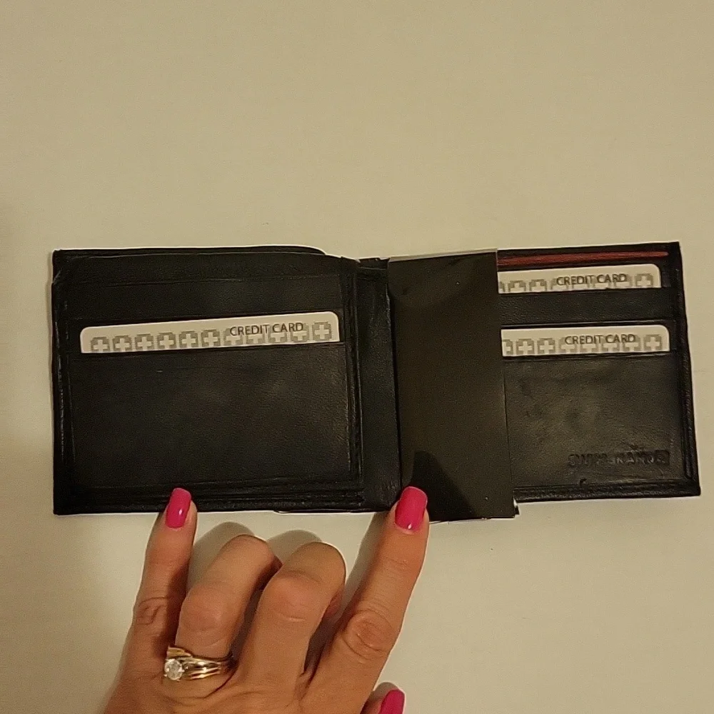 NWT: Swiss Brand Classic Leather Bifold Wallet